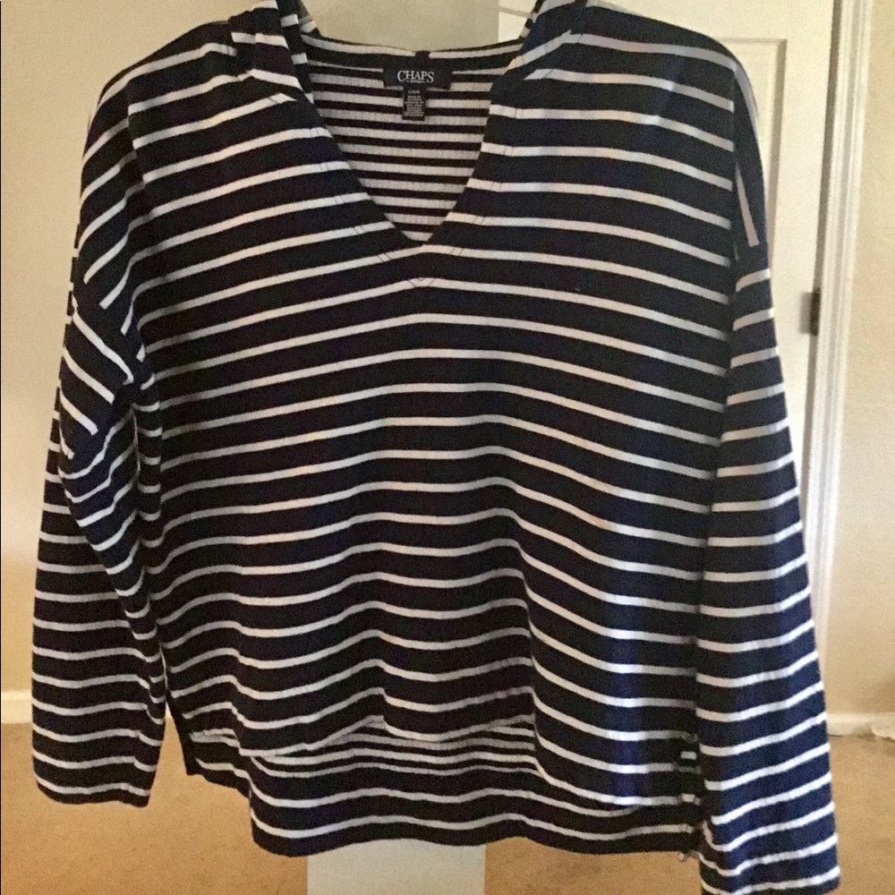 CHAPS WOMEN’S SWEATSHIRT SIZE LARGE